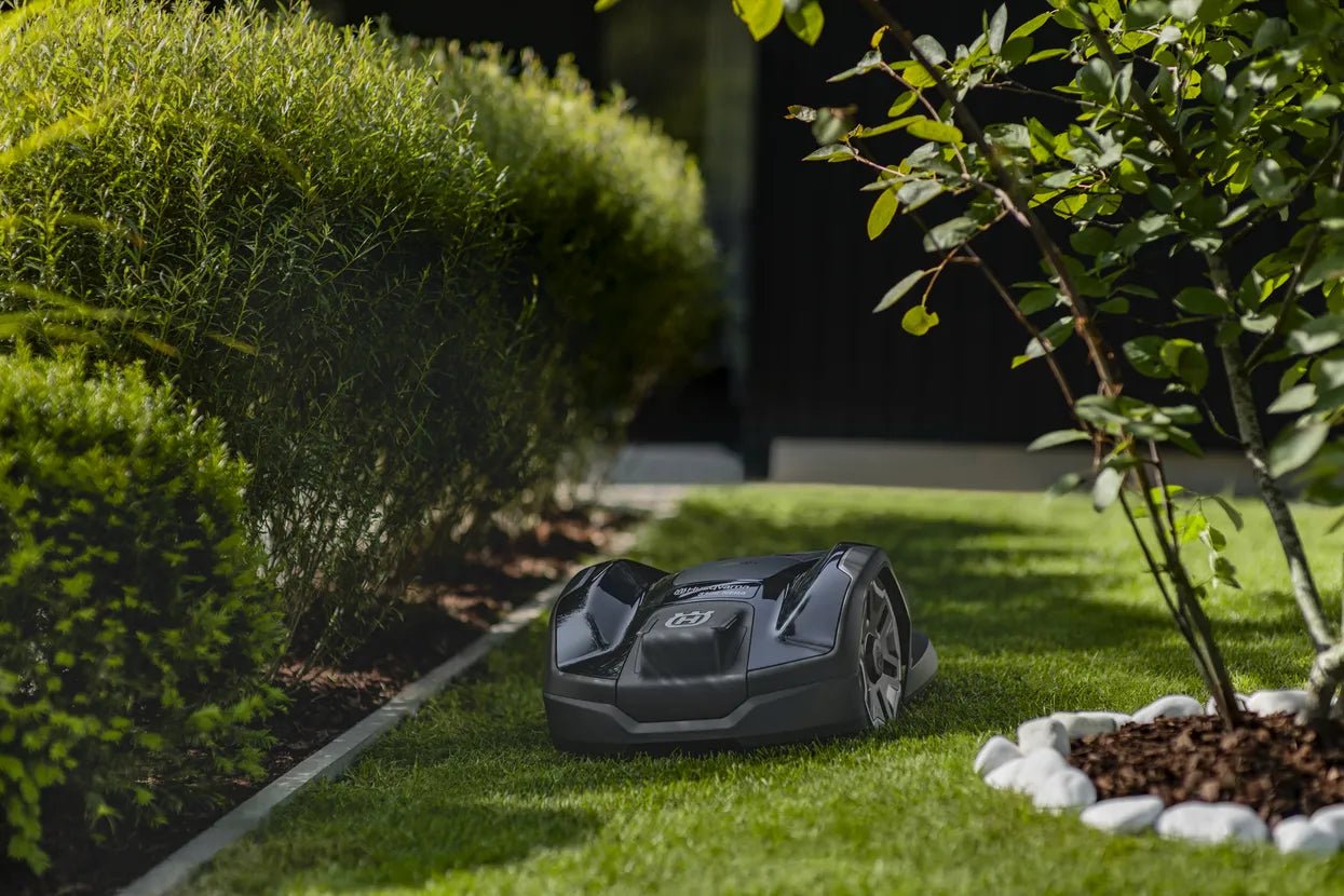 Bundle-Up! Automower® 410XE NERA + RS1 + Plug-In