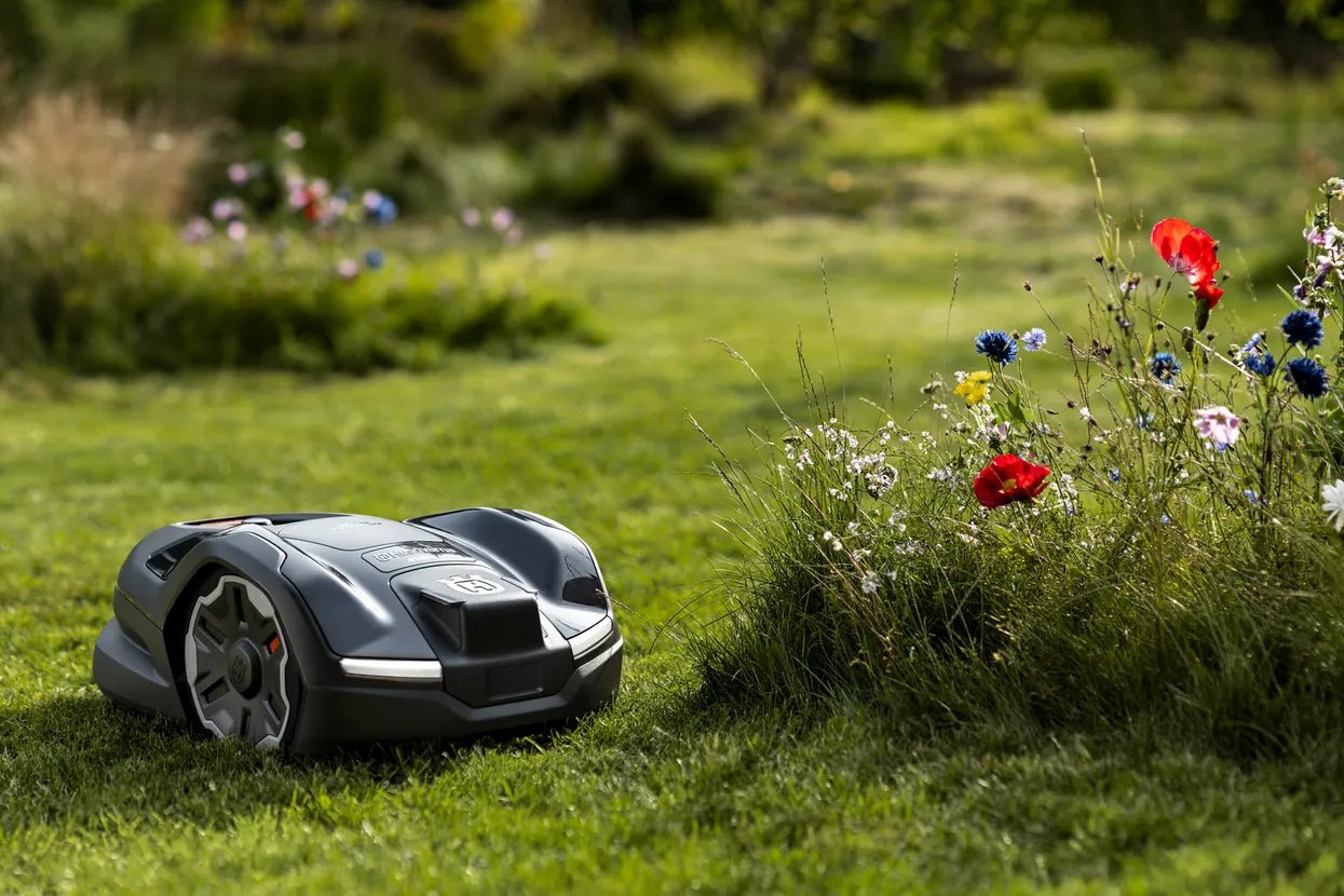 Bundle-Up! Automower® 310E NERA + RS1 + Plug-In