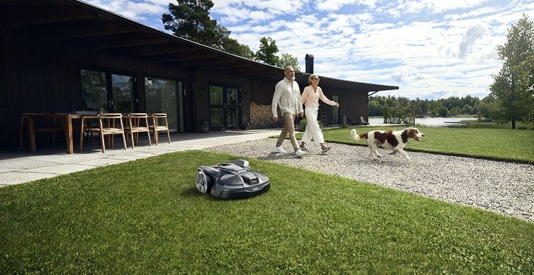 Bundle-Up! Automower® 320 NERA + RS1 + Plug-In