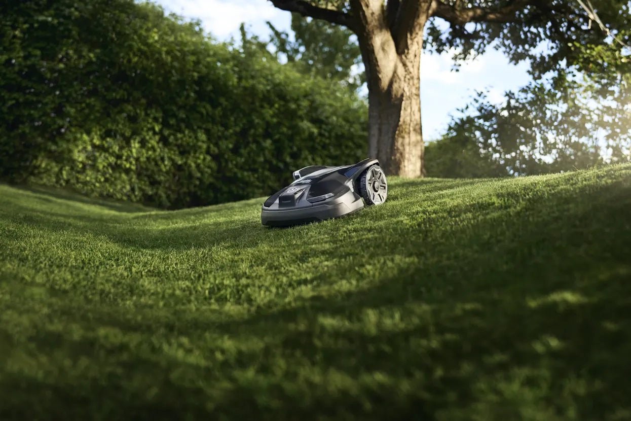 Bundle-Up! Automower® 320 NERA + RS1 + Plug-In